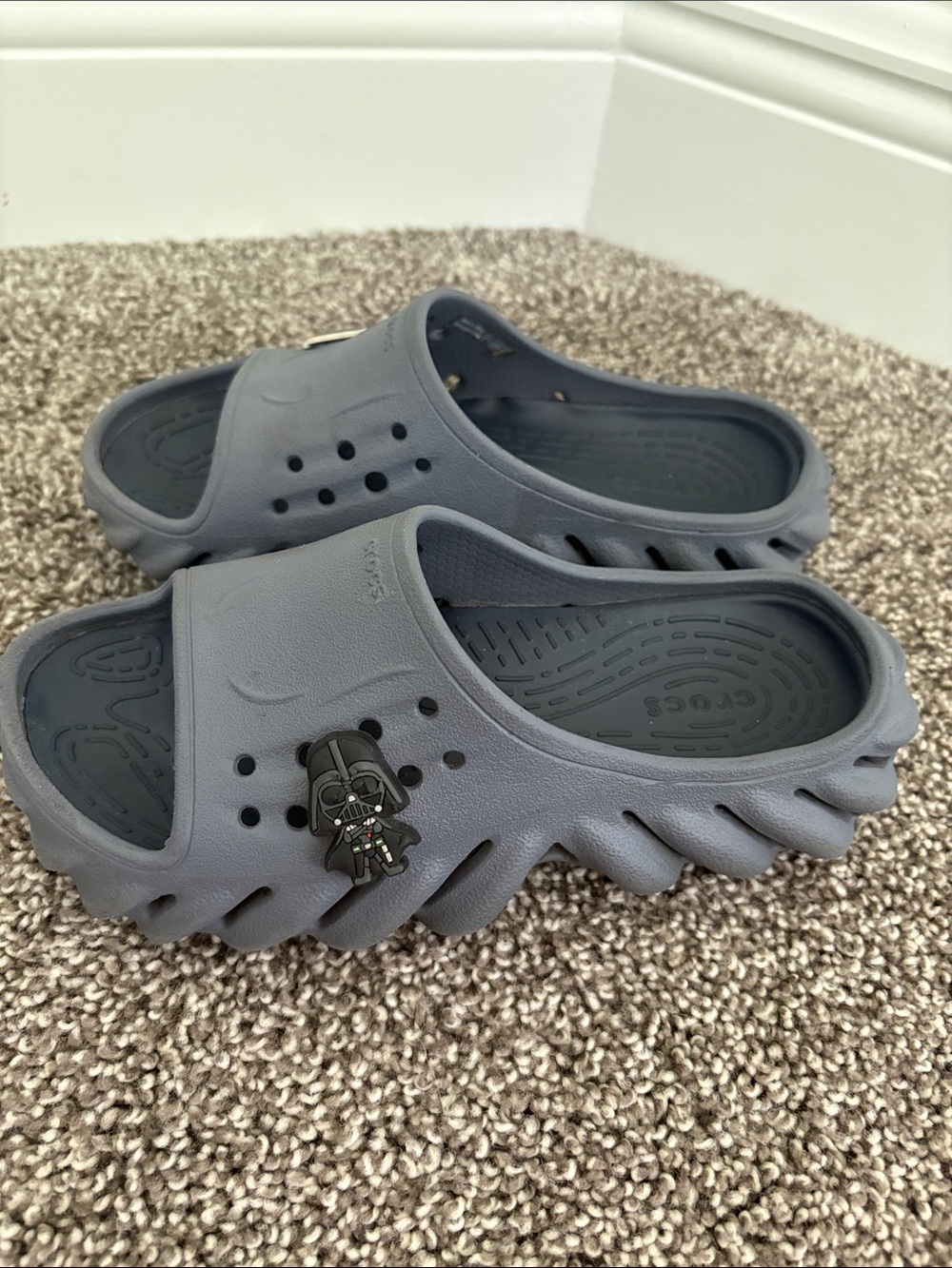 CROCS Kids Slide Clogs in Gray-Blue with Darth Vader Jibbitz